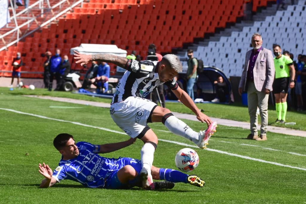 Godoy Cruz igualó con Central Córdoba 0-0 por la 16° fecha de la Liga Profesional. / Mariana Villa (Los Andes).