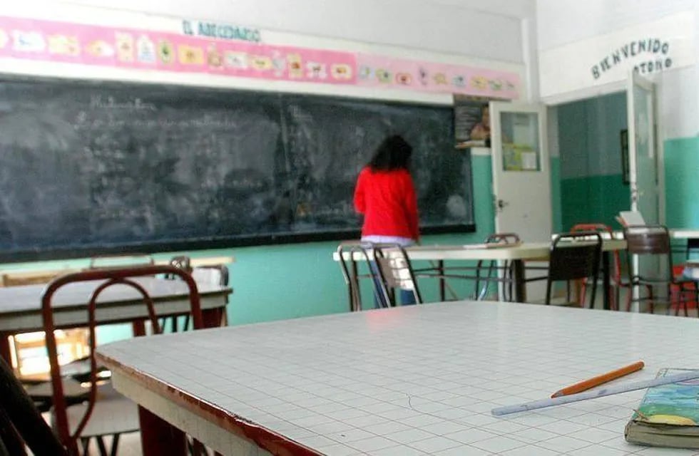 Ya pueden ser sancionados los padres que agredan a docentes en las escuelas