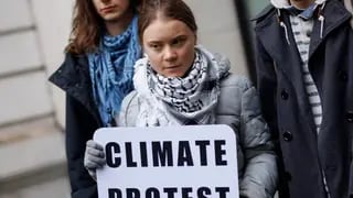 Greta Thunberg fue detenida en Países Bajos durante una protesta: “Vivimos en un estado de emergencia planetaria"