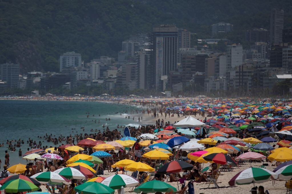 Ipanema, una de las icónicas playas de Rio. AP