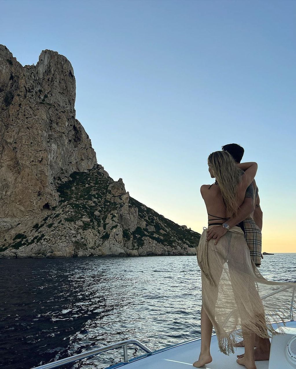 Camila Homs con su novio de vacaciones en Ibiza