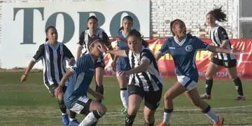 Vuelve el fútbol femenino en Mendoza.
