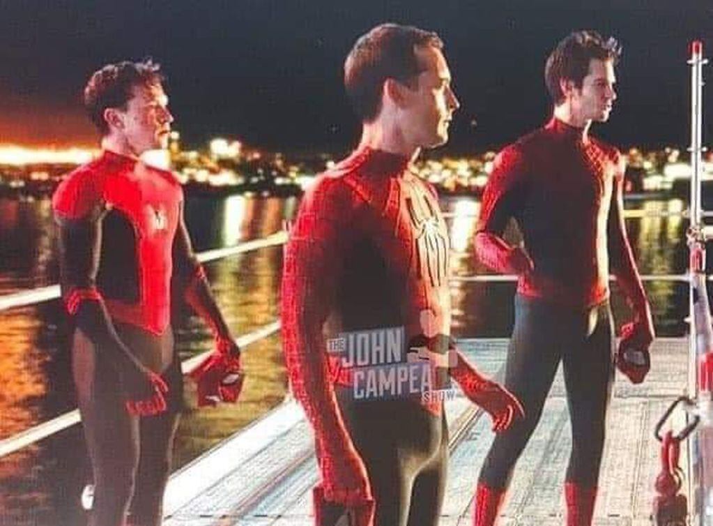 Hace tiempo circula esta presunta foto filtrada de Tom Holland, Tobey Maguire y Andrew Garfield juntos en "Spider-Man: No Way Home". / Twitter