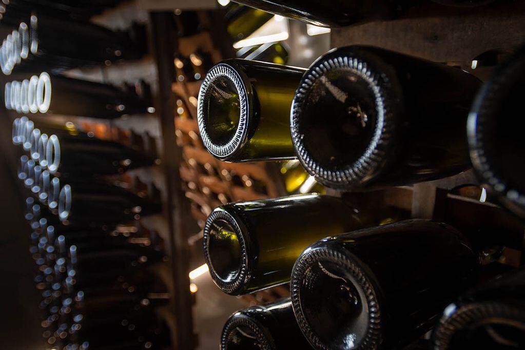 Continúa el faltante de botellas que afecta a la industria vitivinícola. Foto Ignacio Blanco / Los Andes