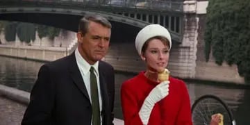"Charada" (1963) de Stanley Donen con Cary Grant y Audrey Hepburn