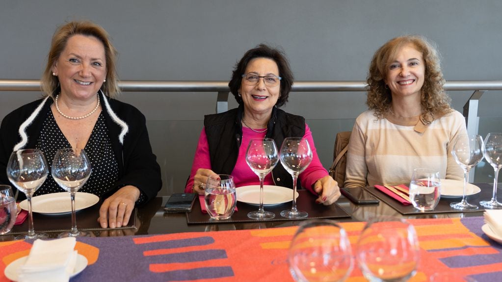 Cecilia Buj, Cristina Pandolfi y María Teresa Bistué.