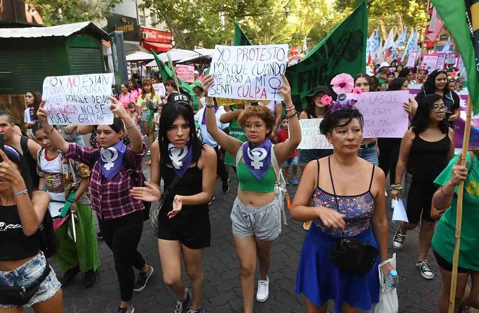 Mañana las mujeres marchan por las calles de Mendoza por el 8M y reunirán donaciones para comedores
Foto:José Gutierrez / Los Andes