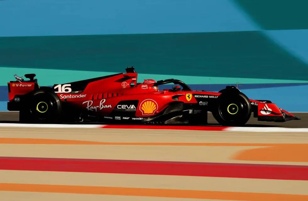 La Ferrari SF23, con Charles Leclerc y Carlos Sainz, quiere ir por todo y recuperar la gloria en la F1. (AP)