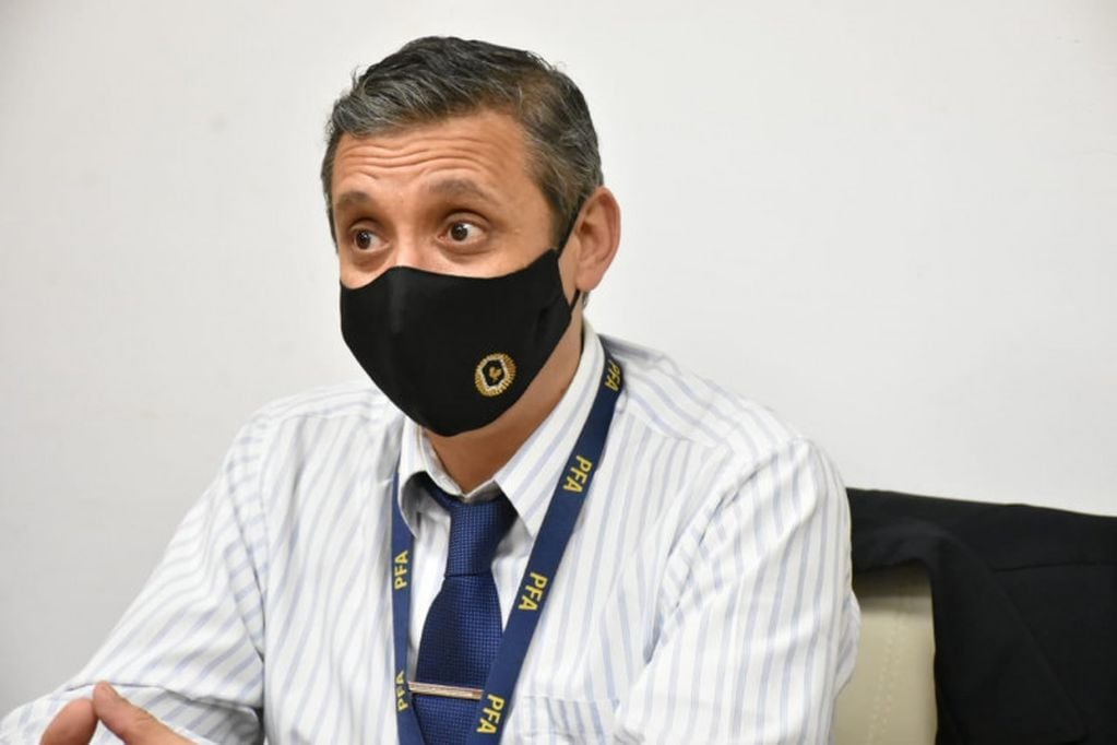El comisario Dino Rossignoli fue detenido e imputado por cohecho y asociación ilícita. 