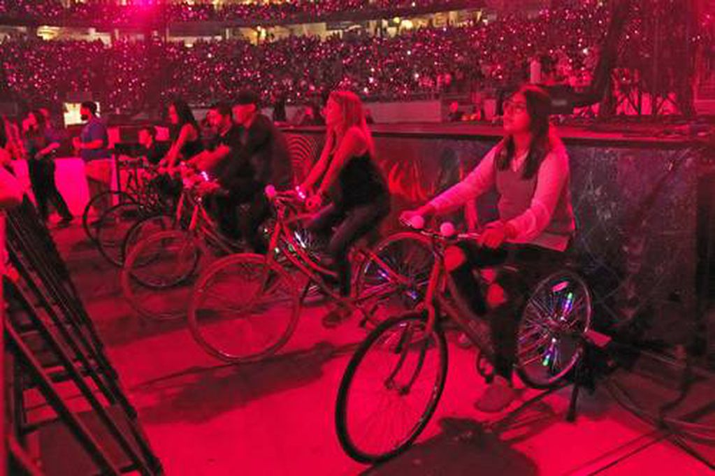 Las bicicletas que dan energía al show de Coldplay.