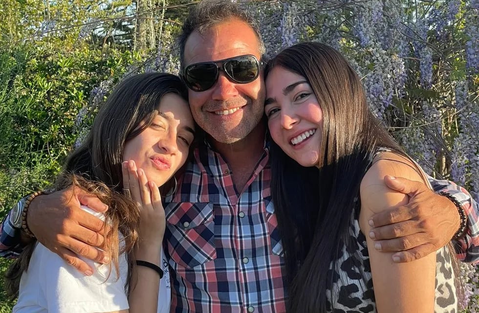 Silvio Rueda junto a sus hijas Luna y Amparo. | Foto: gentileza