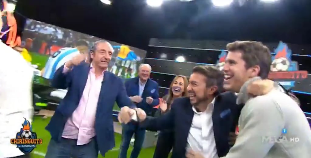 Los argentinos que son panelistas del programa español festejaron la Copa del Mundo a pura cumbia.
