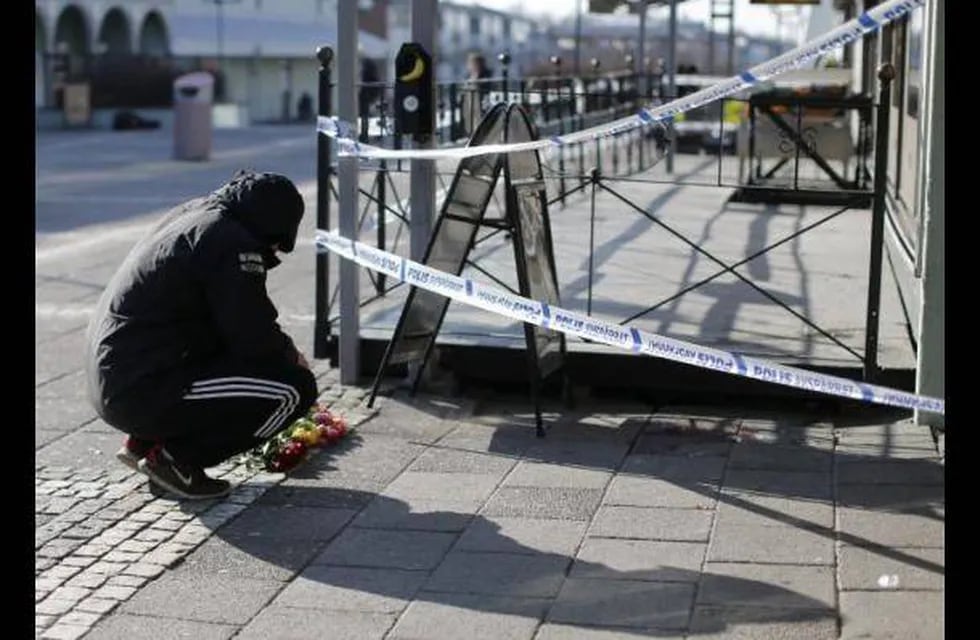 Dos muertos y quince heridos tras un tiroteo en Suecia