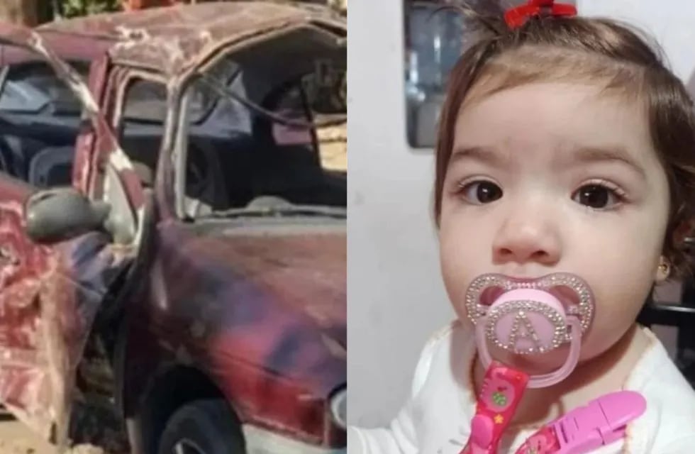 El auto quedó destruido por el choque de la moto, y la pequeña Aitana perdió la vida.