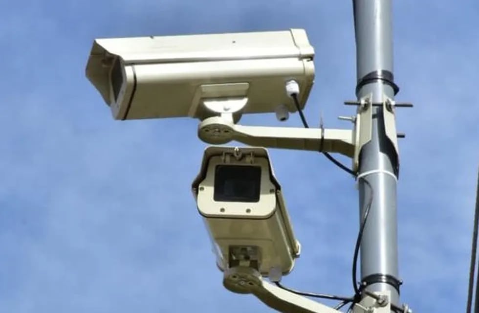 Seguridad avanza en la instalación de cámaras de vigilancia tras el anuncio de inversión de millones en el 911 (Imagen ilustrativa)