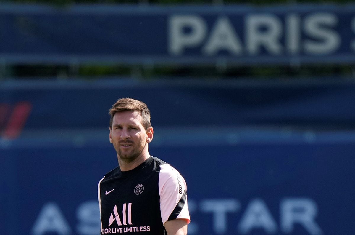 Lionel Messi, uno de los que más gana en PSG. (AP Photo/Francois Mori)