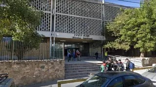 Córdoba: un padre atacó a los compañeros de su hija en un colegio