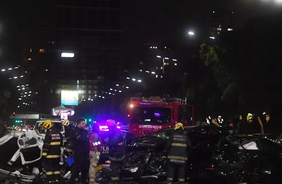 Dos jóvenes perdieron la vida en el accidente ocurrido anoche a la altura del Hipódromo de Palermo.