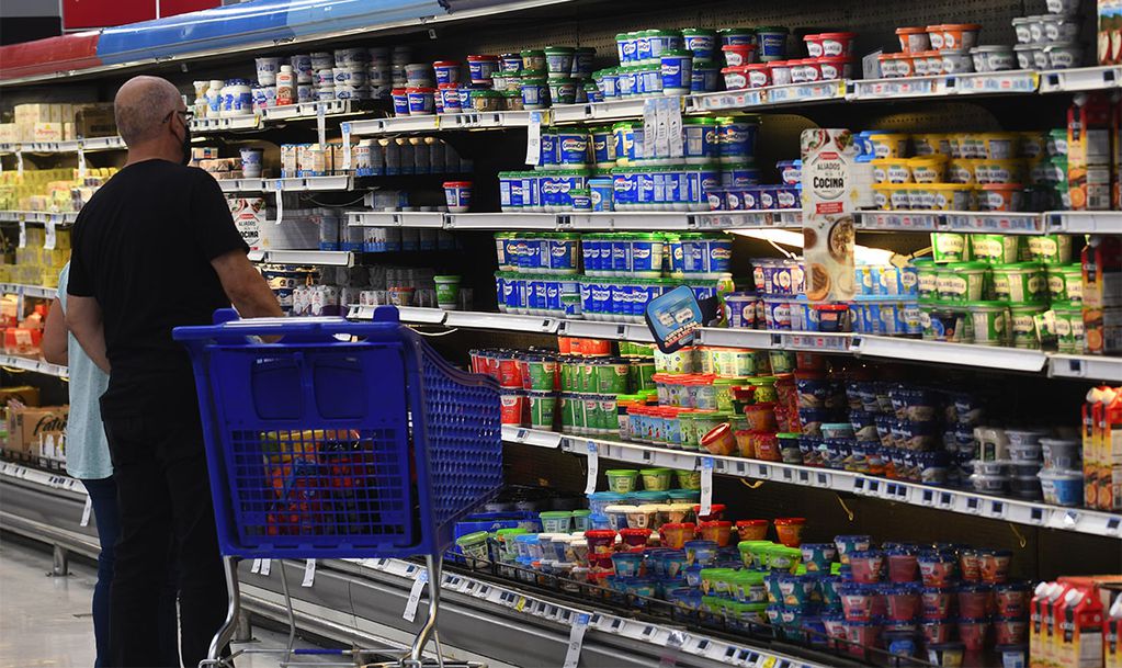 Por las variaciones de precios, muchos consumidores sienten que los aumentos son aún mayores. Foto:José Gutierrez / Los Andes