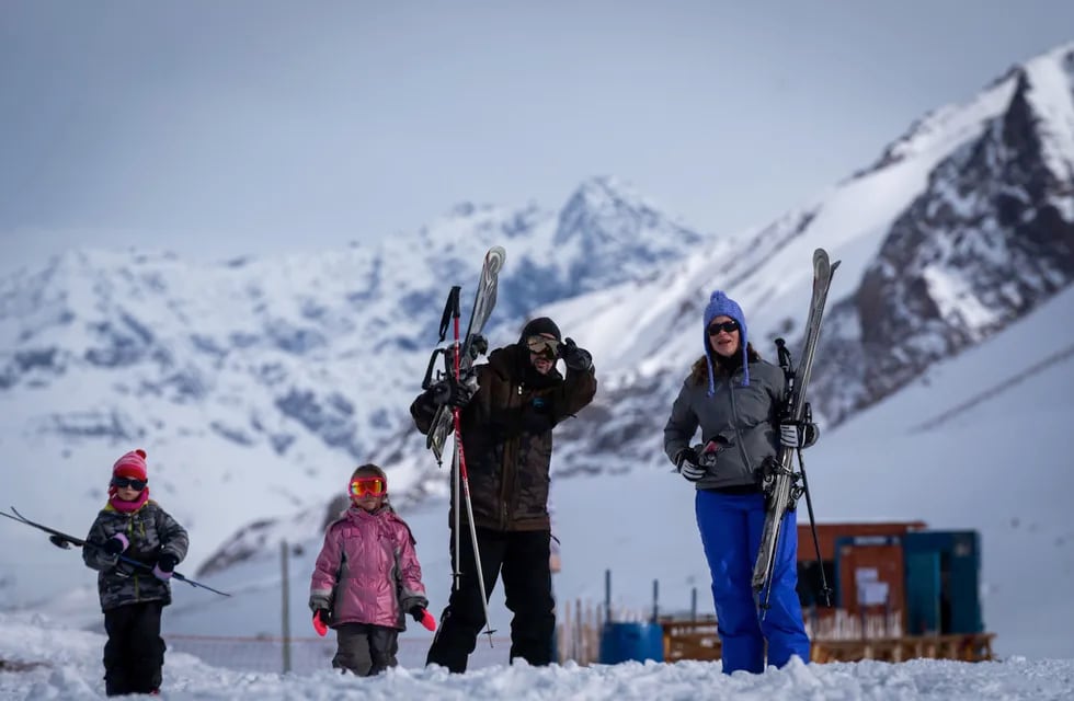 Los centros de ski y parques de nueve ya se preparan para la temporada de invierno. - Foto: Ignacio Blanco / Los Andes