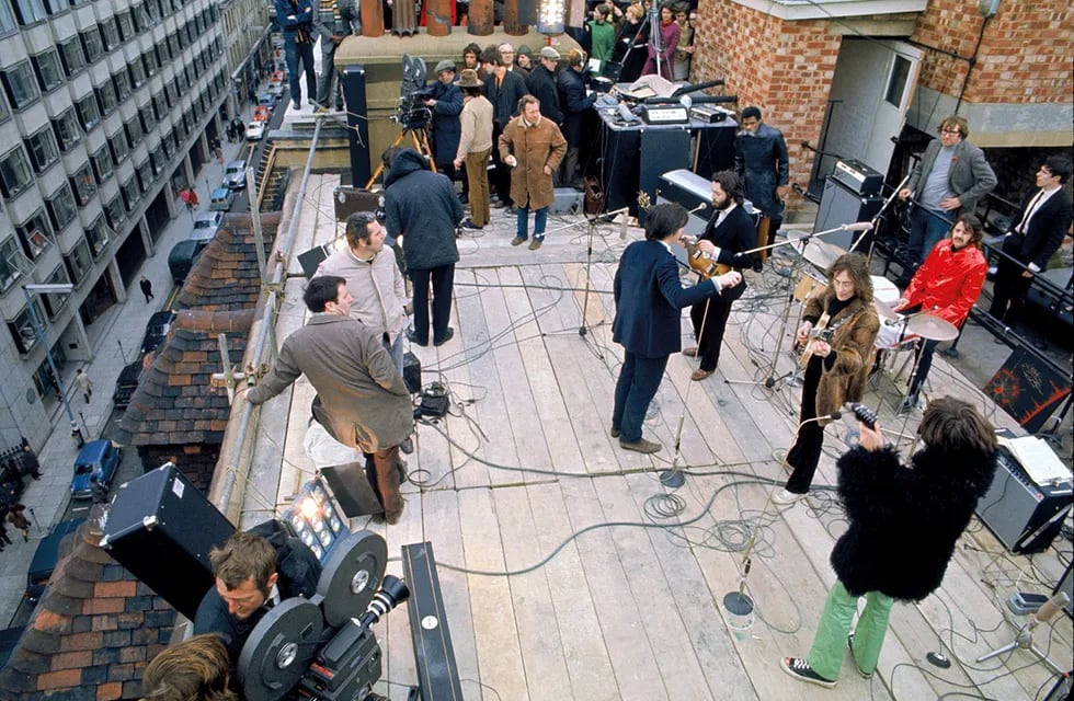 The Beatles en el histórico concierto en la terraza de Apple.
