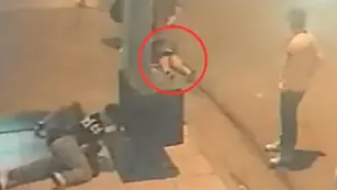 Video: una joven recibió una salvaje golpiza a la salida de un boliche