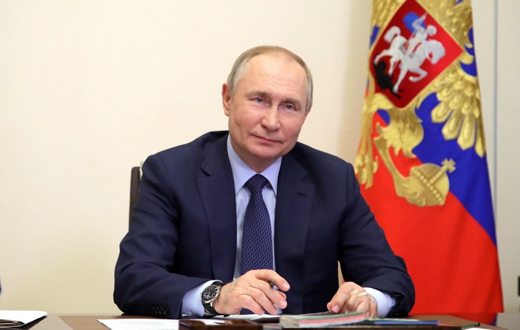Vladimir Putin reanuda el turismo aéreo en Rusia (AP)