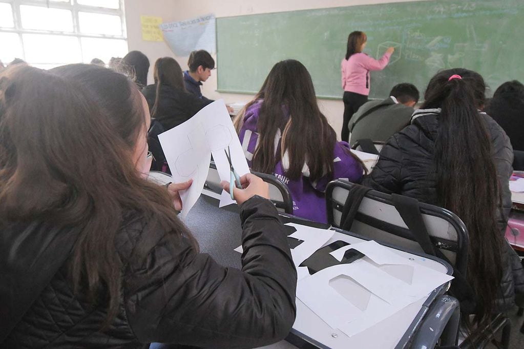 
La cantidad de estudiantes que repitió este año es la más baja en al menos 8 años en Mendoza


Foto: José Gutierrez / Los Andes 


