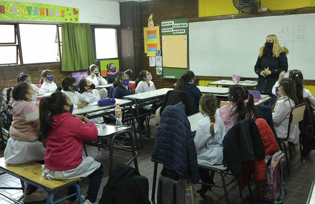 El uso de barbijo es opcional en las escuelas de Mendoza - Foto: Orlando Pelichotti / Los Andes