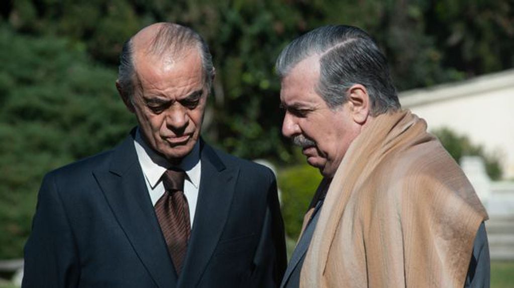 Jean Pierre Noher y Manuel Callau interpretan, respectivamente, a Fernando de la Rúa y a Raúl Alfonsín.