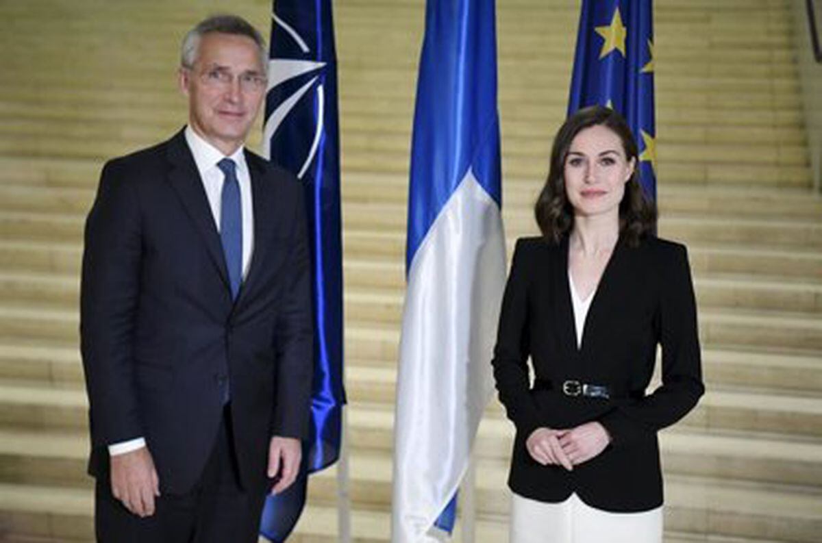 El Secretario General de la OTAN, Jens Stoltenberg y la Primera Ministra finlandesa, Sanna Marin.