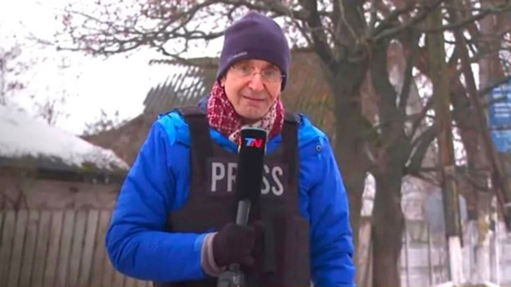 Nelson Castro durante su cobertura en Ucrania.