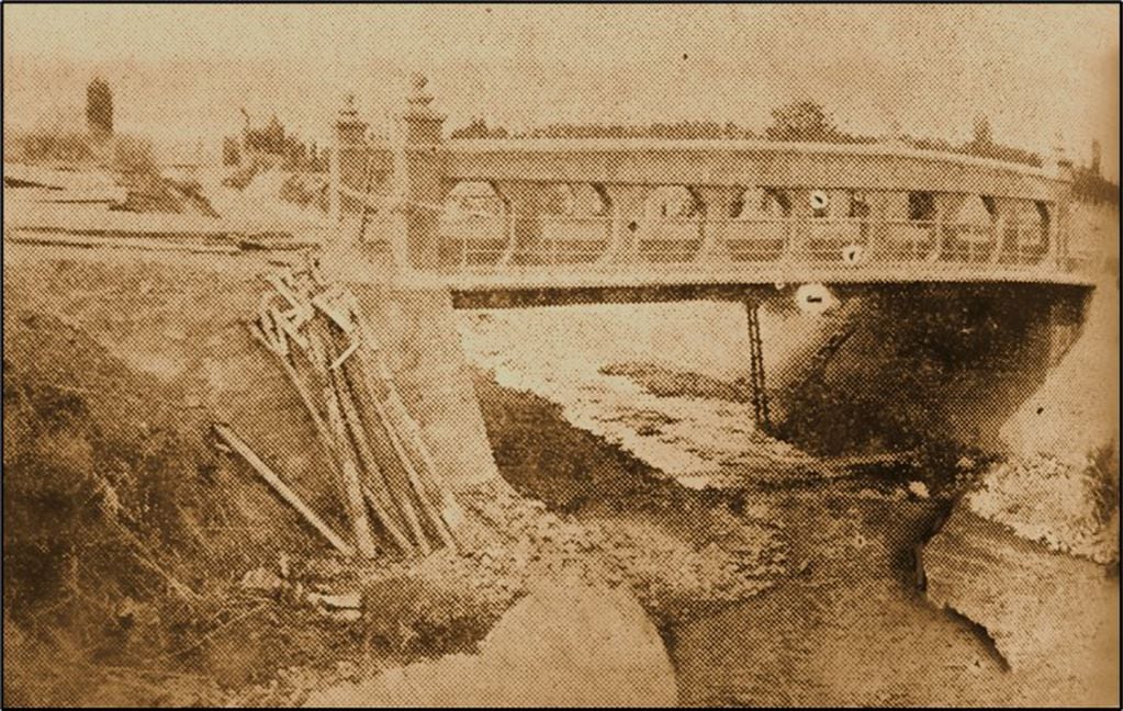 Puente sobre calle Morón. Fuente: Los Andes, 10/9/1928