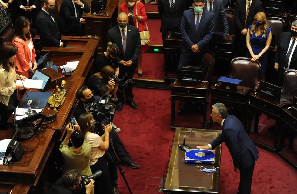Alfredo Cornejo asume como Senador Nacional. / Foto: Corresponsalía