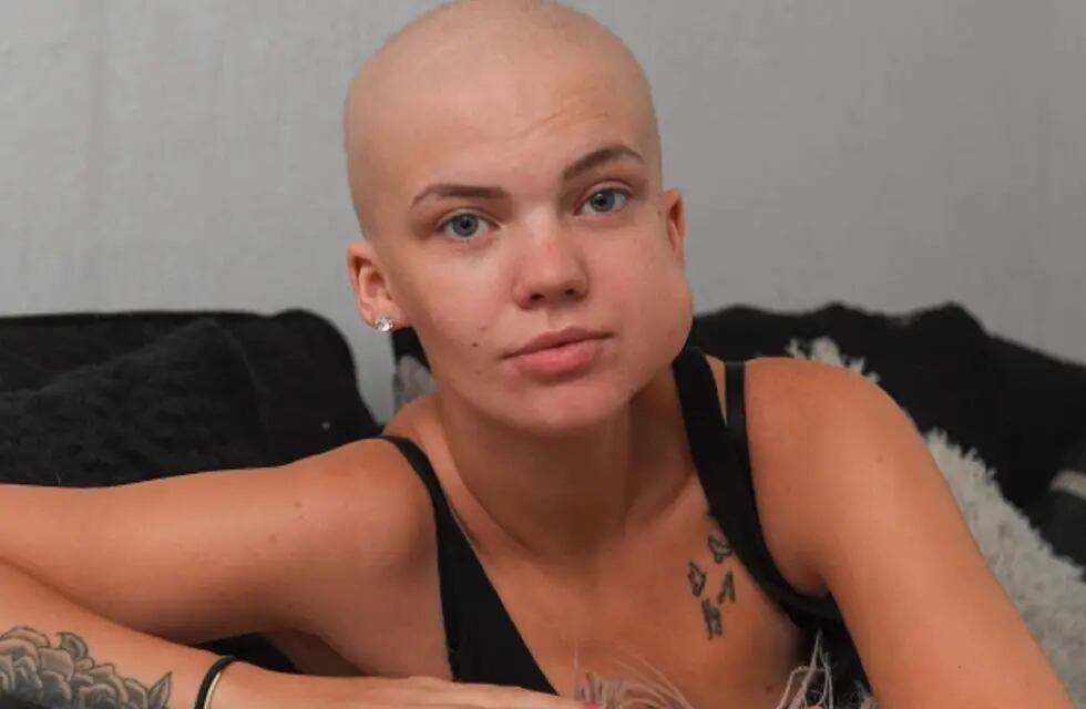 Kimberley Eccles (23) tiene cáncer y le avisaron por Zoom: pasó meses sin tratamiento por el Covid-19 - The Sun
