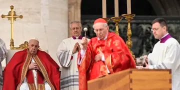 Papa Francisco presidió el funeral de Benedicto XVI