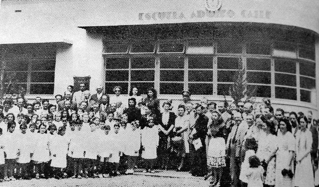 Celebración del 25 aniversario de la escuela Adolfo Calle en Nueva California, San Martín (Fuente: La Quincena Social, n. 680-681, noviembre de 1947).