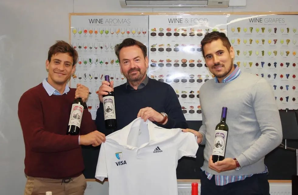 Lucas Martínez y Tomás Santiago son jugadores de Los Leones y se dedican a la exportación de vino argentino en Bélgica y Países Bajoes. - Instagram.