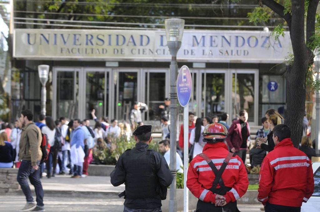 Alumnos de una universidad privada harán una sentada porque aumentan hasta 30% las cuotas cada 3 meses. Foto: Archivo Los Andes.