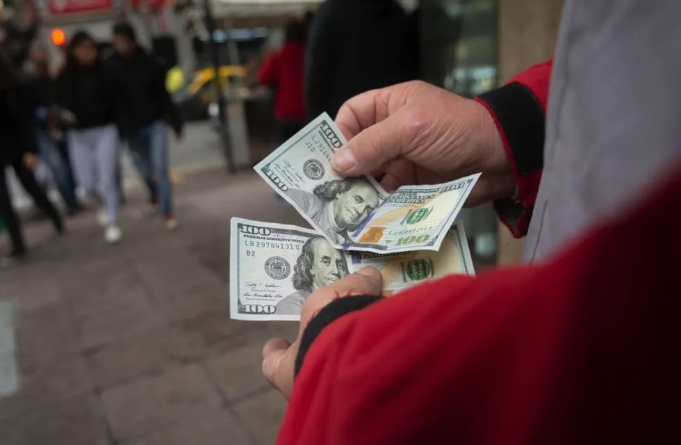 Dólar “cara chica”: en las calles se paga en hasta $40 menos, ¿cómo hacer para no perder plata?
