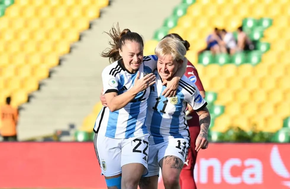 La selección Argentina goleó 5 a 0 a Uruguay en la Copa América. Banini y Rodríguez, las figuras del partido. (Prensa AFA)