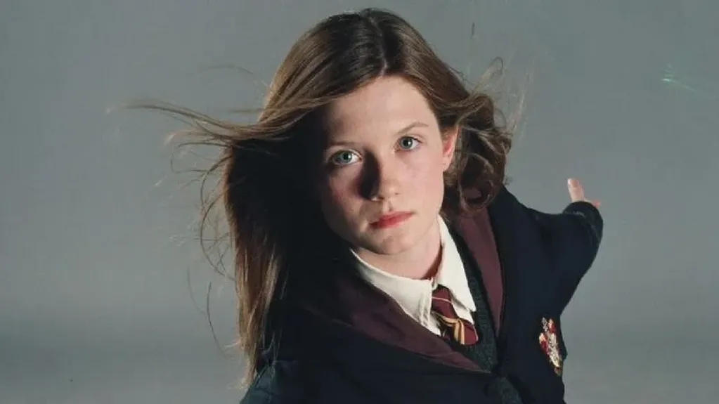 Así luce la intérprete de Ginny Weasley en Harry Potter.