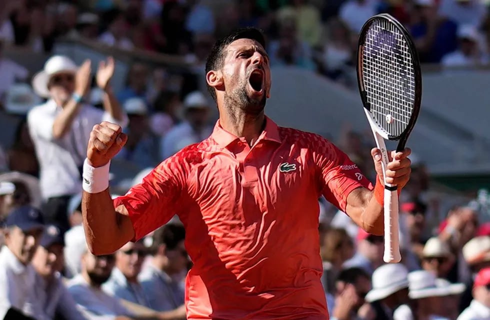 Novak Djokovic avanzó a la final de Roland Garros. (AP)