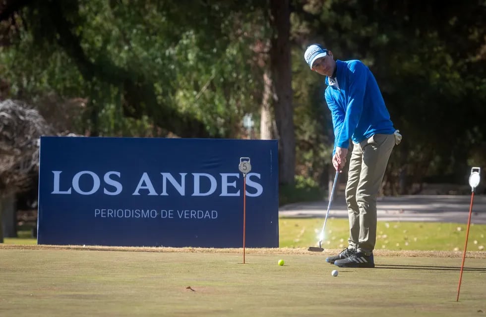 La Copa Amistad reunió a decenas de golfistas de la provincia.  Foto: Ignacio Blanco / Los Andes