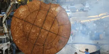 Orgullo nacional: la torta frita más grande del mundo es Argentina