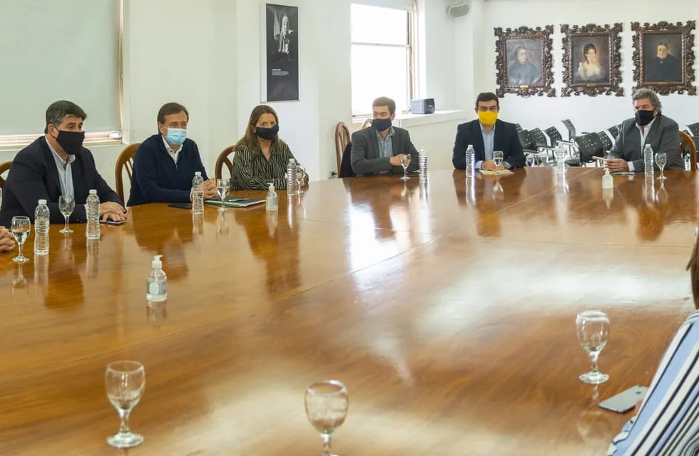 Legisladores y legisladores mendocinos en la Nación tienen entre sus asesores a nombres conocidos de la política.
Prensa Gobierno de Mendoza