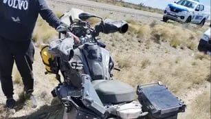 Un turista brasileño murió tras despistarse con su moto por fuertes ráfagas de viento en Chubut