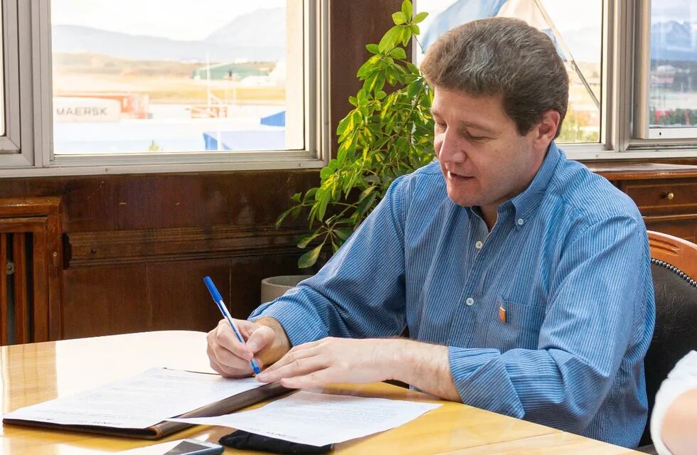 El Gobernador de la provincia de Tierra del Fuego, Gustavo Melella.