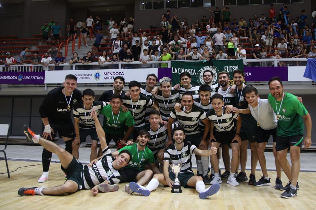 Futsal. Junín ascendió tras ganar en la Primera B.  /Gentileza Fefusa