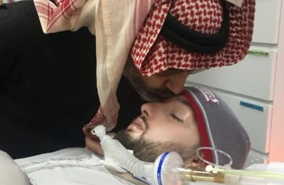 Al Walid bin Jalid bin Talal al Saud sufrió un grave accidente cuando solo tenía 18 años.